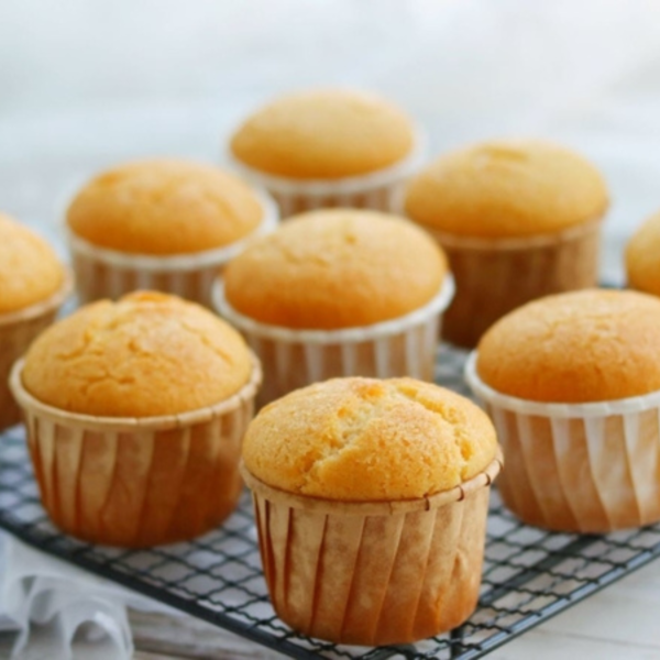 Vanilla Cupcakes - Image 2