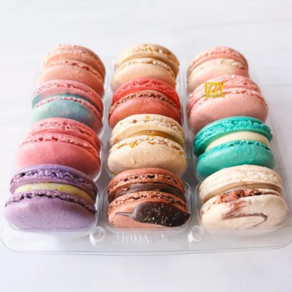 Macarons with Fudge Filling